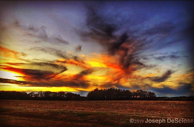 I love autumn. #sunset #clouds #landscapephotography #dramatic #alabama #fineartphotography #wheelernationalwildliferefuge #november #autumn #light #sky