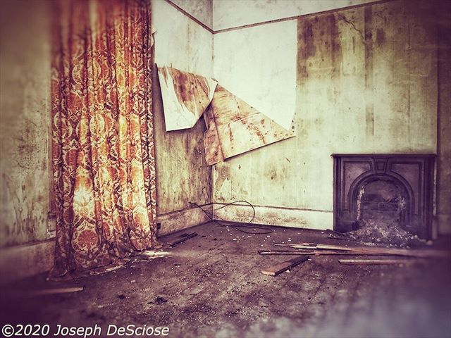 Was nice once #fineartphotography #architecture #abandoned #decline #home #everydayruralamerica #alabama #wallpaper #depression